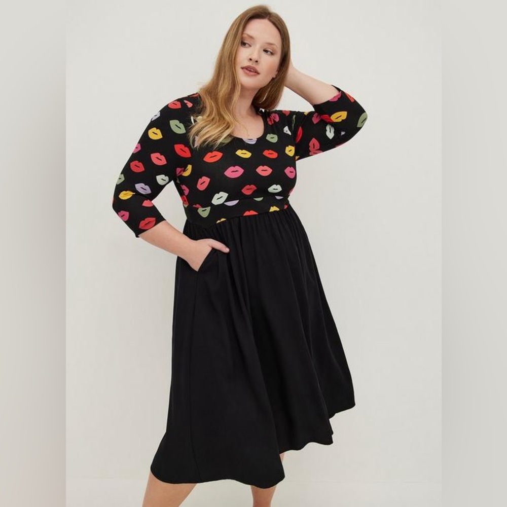 Torrid Kissy Lips Midi Challis And Jersey Dress Women’s Size 00 Medium M Rare!!! - Picture 9 of 9